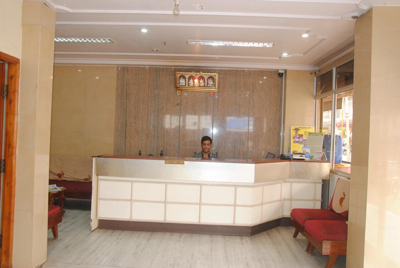Hotel Sangeeth Lodging Mysore Exterior foto