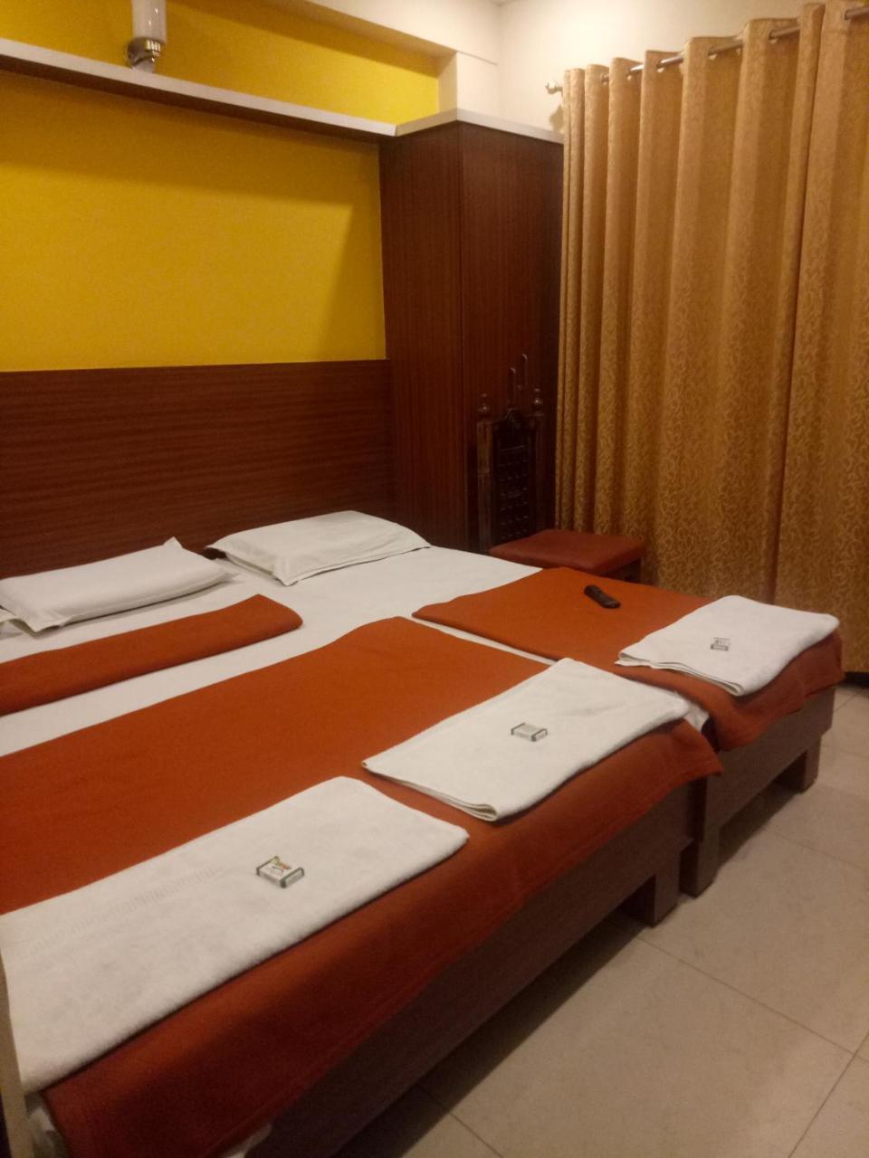Hotel Sangeeth Lodging Mysore Exterior foto