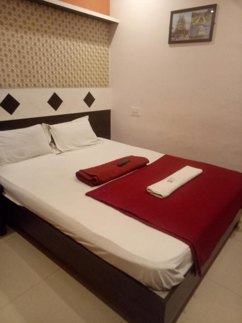 Hotel Sangeeth Lodging Mysore Exterior foto